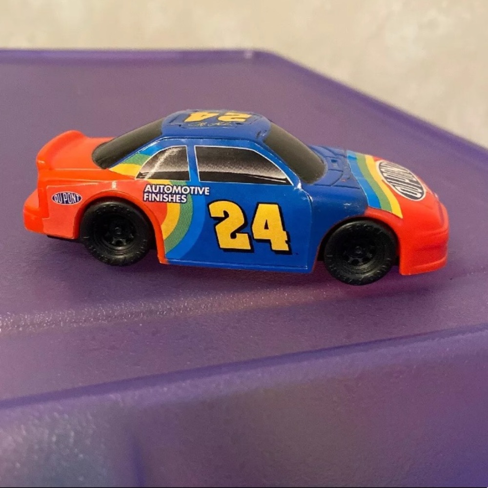 1997 Burger King Toy - Jeff Gordon DuPont NASCAR Race Car #24 Chevy Monte Carlo
